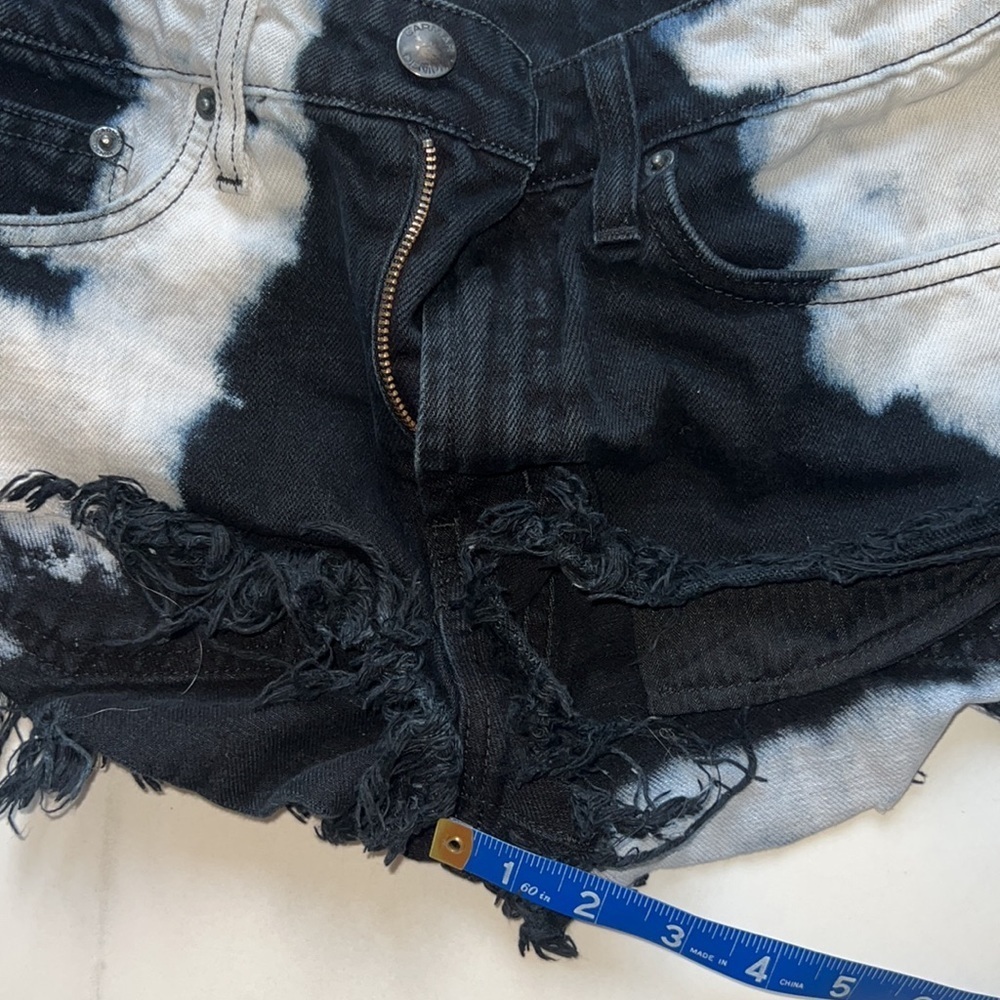 Carmar Dark Denim Tie-Dye Super Short Shorts Size 25 - Picture 7 of 7